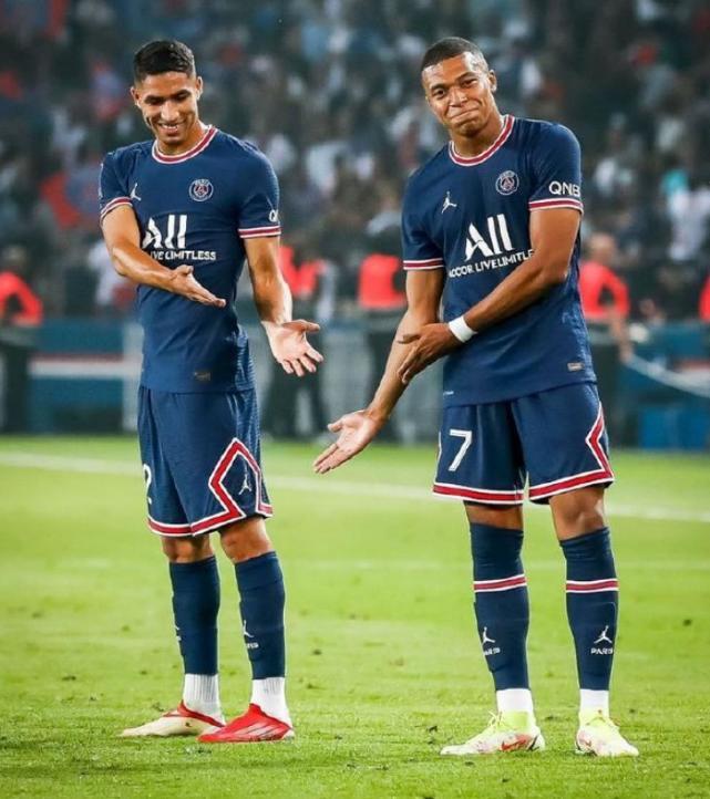 开云体育-DWG观众热烈欢呼！，姆巴佩迎来十五赛季出色发挥观众掌声雷动(dontbreakmyheart歌词)