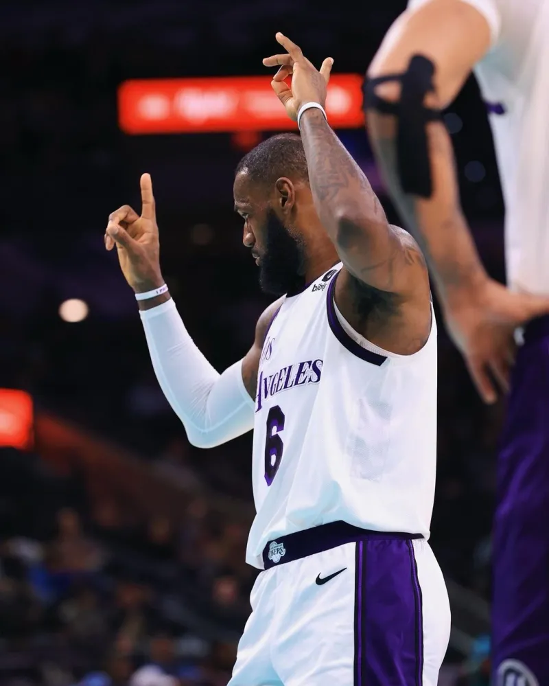 Kaiyun-穆古鲁扎回归赛场，败北首场状态亮眼，湖人观众沸腾！的简单介绍